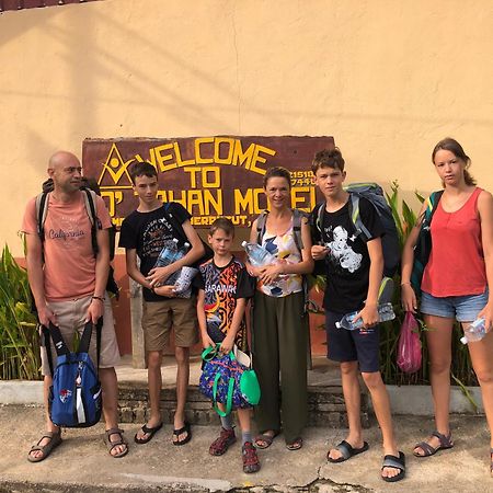 Dtahan Motel Taman Negara Куала Тахан Екстериор снимка