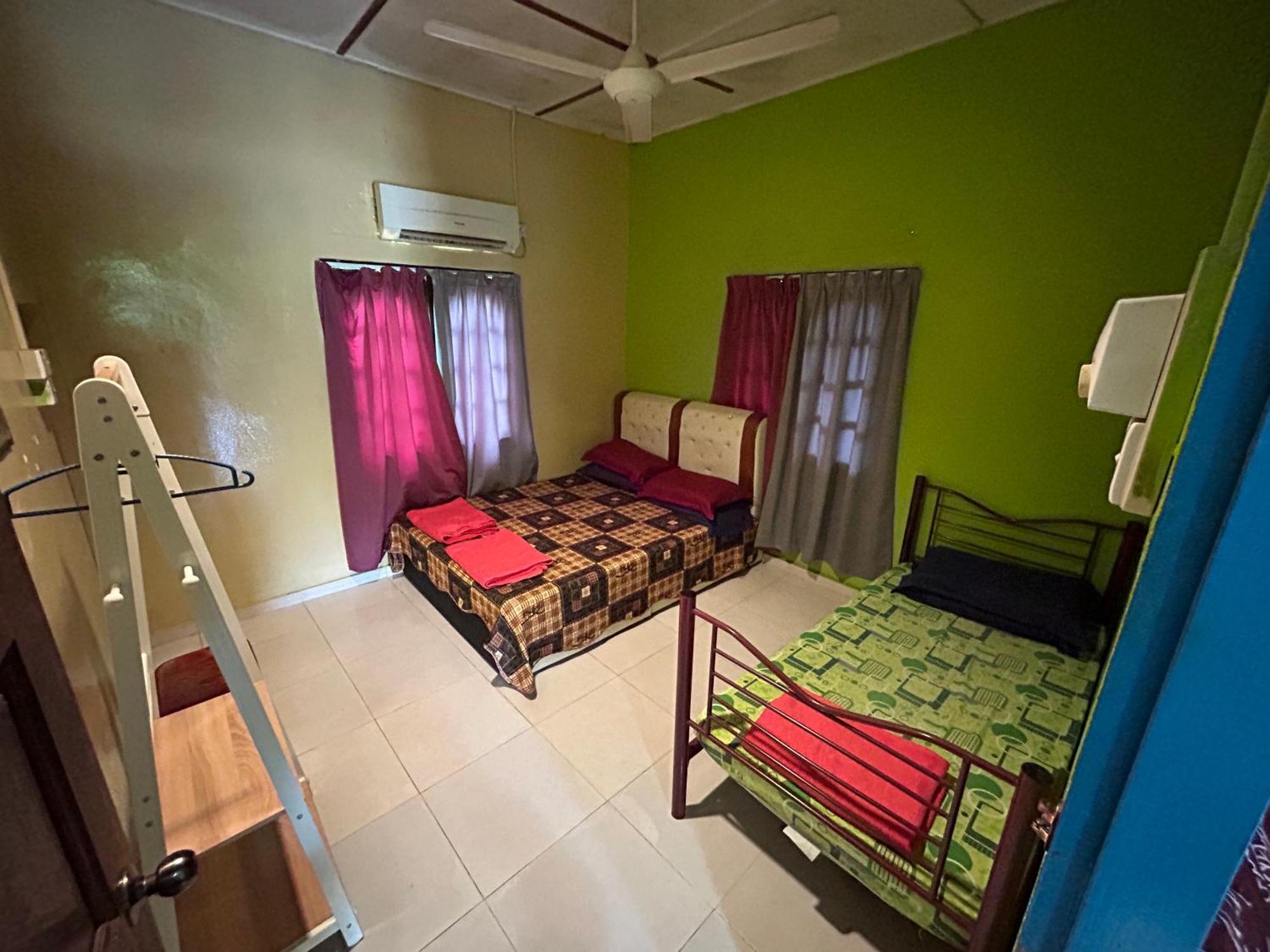 Dtahan Motel Taman Negara Куала Тахан Екстериор снимка