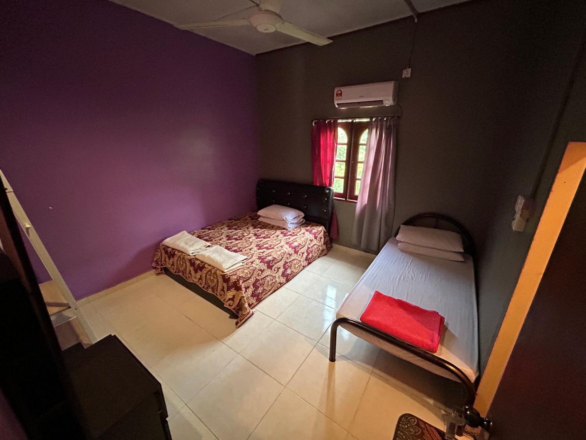 Dtahan Motel Taman Negara Куала Тахан Екстериор снимка