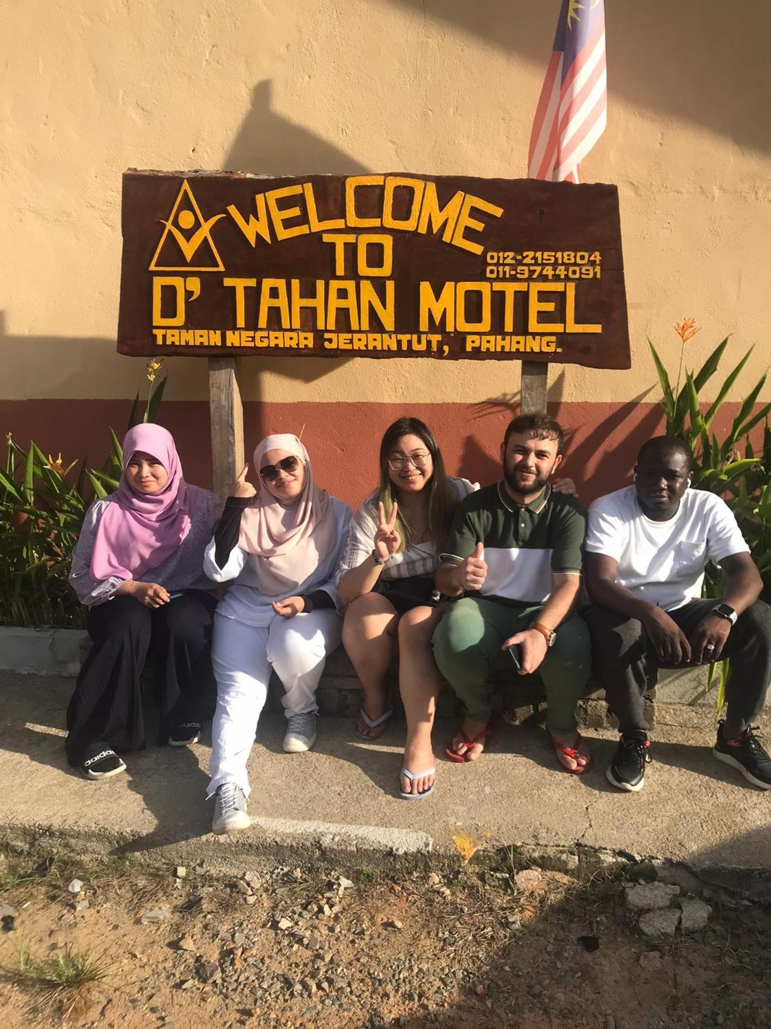 Dtahan Motel Taman Negara Куала Тахан Екстериор снимка